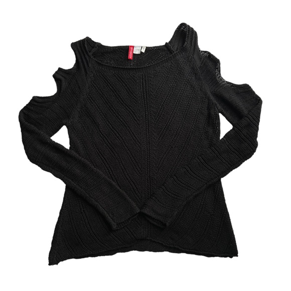 BUNDLE DEAL: Cream Lace Up American Eagle & Black Cold Shoulder H&M Sweaters - Picture 4 of 9